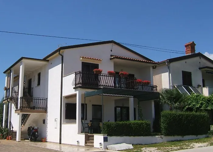 Monika 3 Pax Daire Novigrad Istria