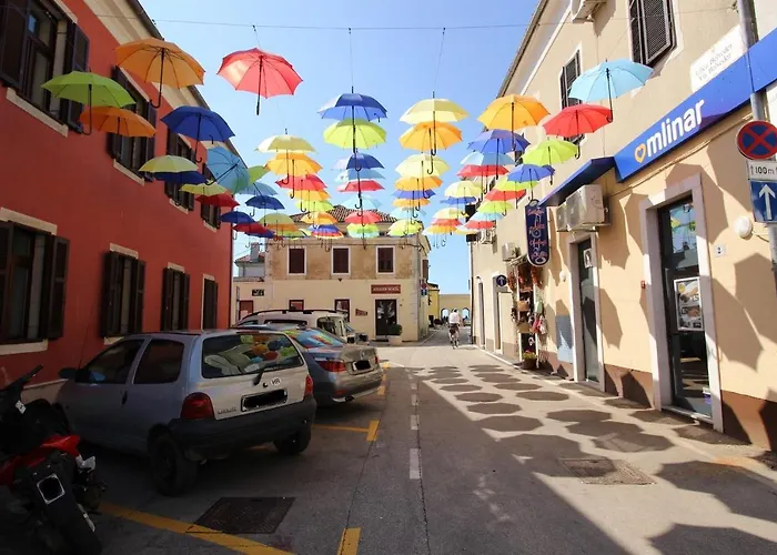 Monika 3 Pax Novigrad Istria